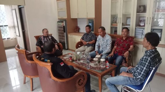 Ir. Yudi yansyah Kaban Bapperida Tubaba Terima Audiensi DPC Organisasi Komite Wartawan Indonesia Perjuangan