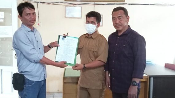 Ady Lubis Terima SK Sebagai Ketua DPC KWIP Merangin 